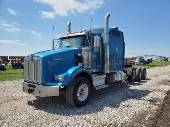 2012 Kenworth T800 Sleeper Cab Semi Truck