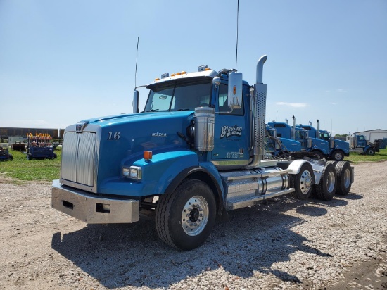 2012 Western Star 4900SA Day Cab Semi Truck