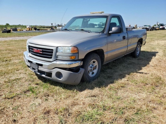 2003 GMC Sierra 1500 Single Cab Pickup - Gasoline