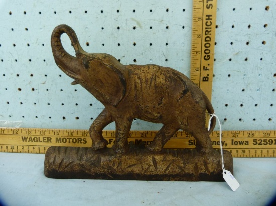 Cast iron TV lamp without lamp works, elephant, 8-1/2" T