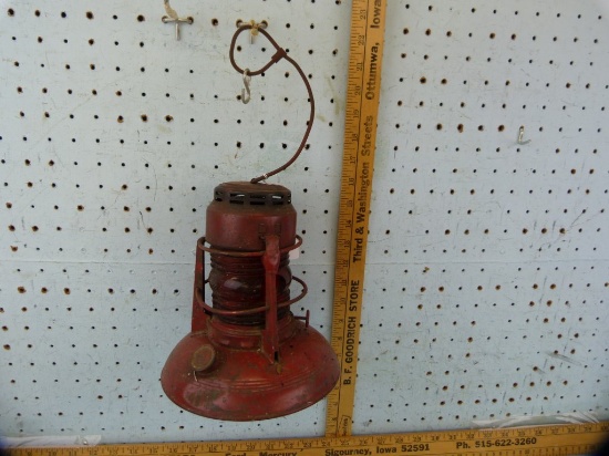 Dietz No. 40 Traffic Gard railroad lantern, W.E.P. Co, E.D. Stores