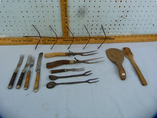 13 items: serving forks, utensils, wood spatulas, cob dryer