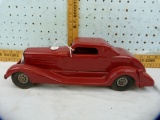 Unmarked metal toy wind-up car, 14-1/8