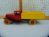 Wyandotte Toys/Marx metal stake truck, 15-1/2