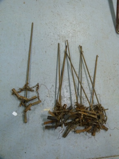 Traps: (8) stakes with 2 double spring traps for each stake, 8x$