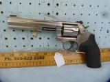 Smith & Wesson 617-6 Revolver, .22 LR, SN: CYX8480