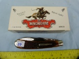 Winchester USA 29105, '94 large guide knife, orange bone, with box