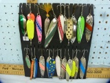 25 Spoon fishing lures, various sizes/makers