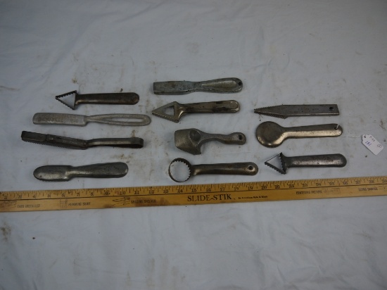 (11) fish scaling tools - AOM