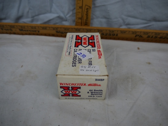 Ammo: 45 rounds .44 Smith & Wesson Special, 246 gr