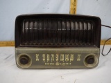 General Electric Model 135 radio, works