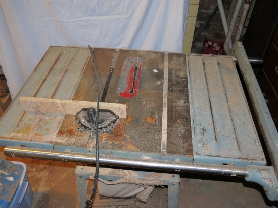 Delta table saw, 10" contractors saw, 40" table, 1-1/2 hp motor, 3450 RPM