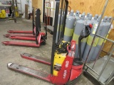 RAYMOND ELECTRIC PALLET JACK