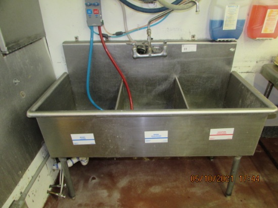 3-COMPARTMENT SINK