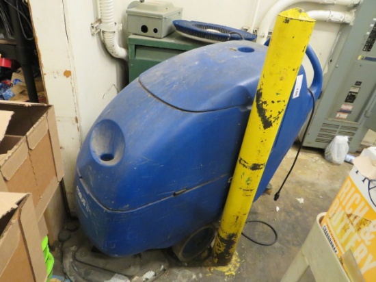 CLARKE FLOOR MACHINE