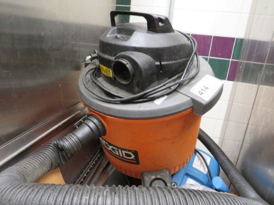 SHOP VACUUM