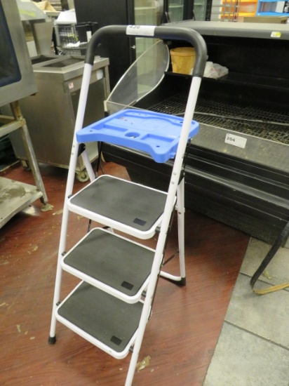 STEP LADDER
