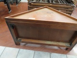 36-INCH CORNER DISPLAY TABLE