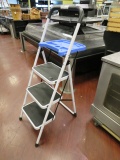 STEP LADDER