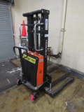 2021 NOBLELIFT SPN22-98 2200LB SEMI-ELECTRIC STACKER