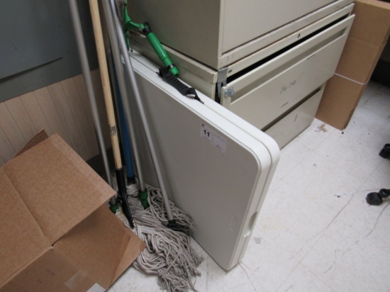 5FT FOLDING TABLE