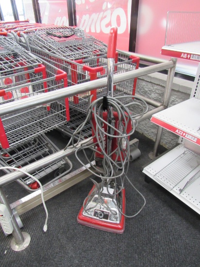 SANITAIRE COMMERCIAL VACUUM