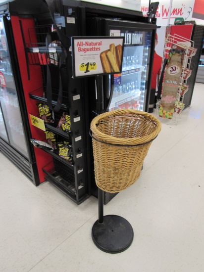 WICKER BASKET DISPLAY STAND