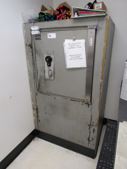 GARY 1-DOOR SAFE WITH COMBINATION