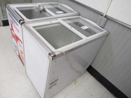 32-INCH SELF-CONTAINED SLIDE-TOP SPOT MERCHANDISER