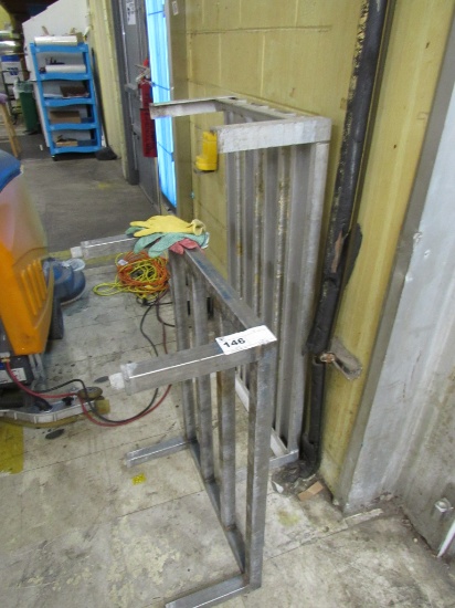DUNNAGE RACKS