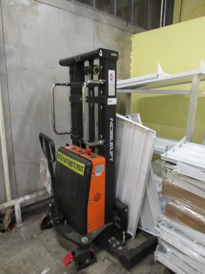 2021 NOBLELIFT SPN22-98 2200LB SEMI-ELECTRIC STACKER