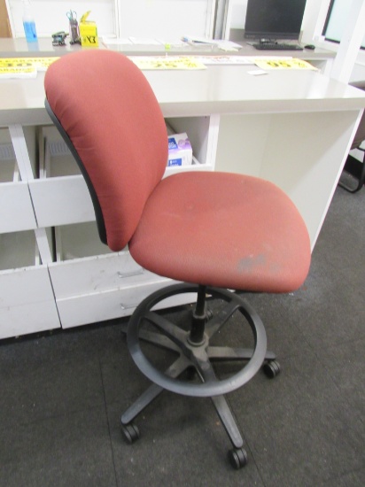 TALL RED OFFICE CHAIR