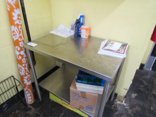 24X36 STAINLESS STEEL TABLE