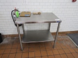 24X36 STAINLESS STEEL TABLE