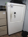 1-DOOR SAFE WITH COMBINATION