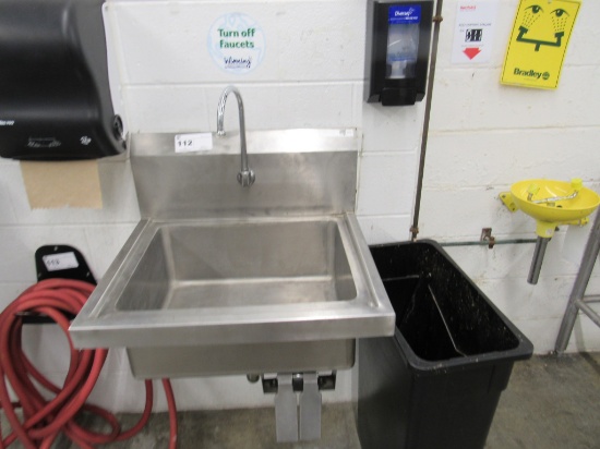 STAINLESS STEEL HAND SINK