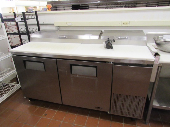 67-INCH TRUE TPP-67 SELF-CONTAINED PIZZA PREP TABLE