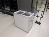 32-INCH SELF-CONTAINED SLIDE-TOP MERCHANDISER
