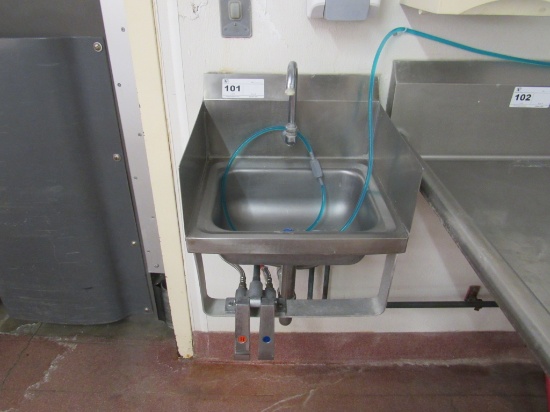 STAINLESS STEEL HAND SINK