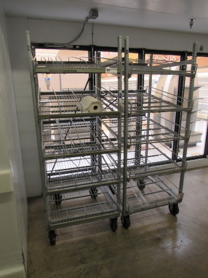 GRAVITY-FLOW DAIRY CARTS