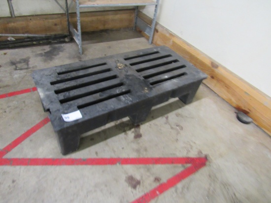 DUNNAGE RACKS