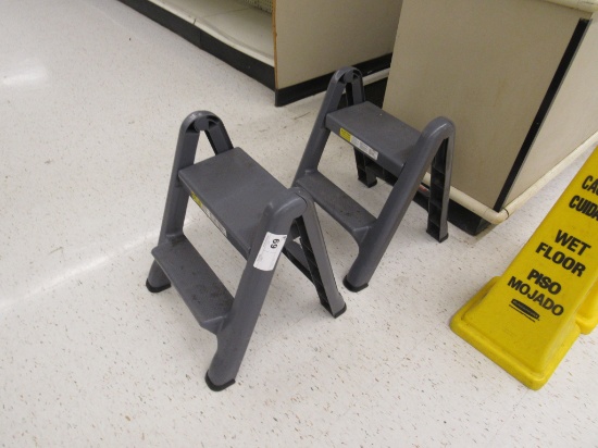 RUBBERMAID STEP STOOLS