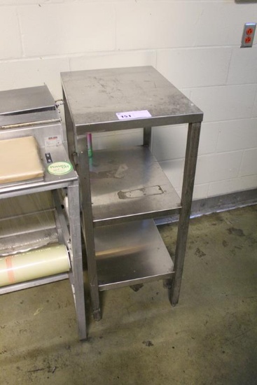18IN X 22IN STAINLESS STEEL TABLE