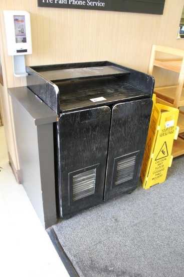 COMPUTER RECEIVING DESK