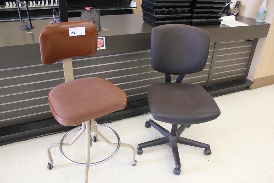 OFFICE CHAIRS ON CASTERS