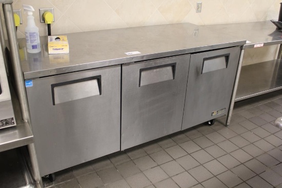 TRUE TUC-72 3 DOOR WORKTOP REFRIGERATOR SELF-CONTAINED