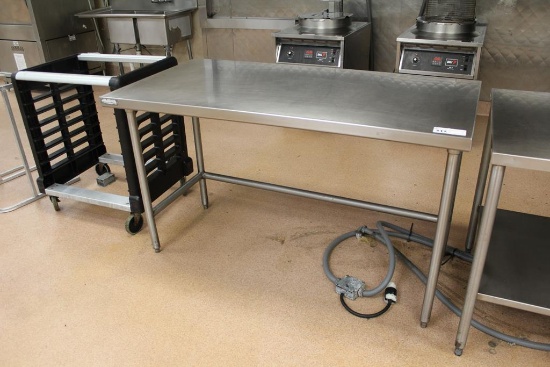 5FT X 30IN STAINLESS STEEL TABLE