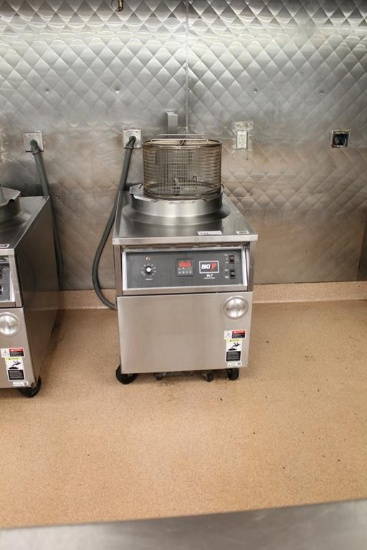 BKI BLF AUTO LIFT FRYER W/ FILTER