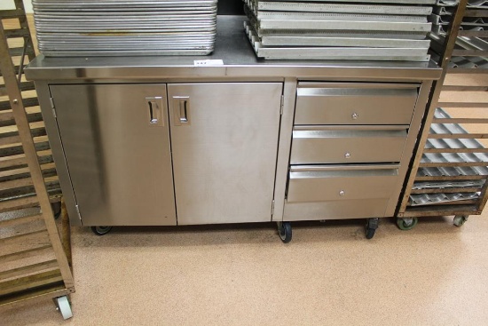 STAINLESS STEEL WORKTOP COUNTER ON CASTERS W/ DRAWERS 5FT X 30IN