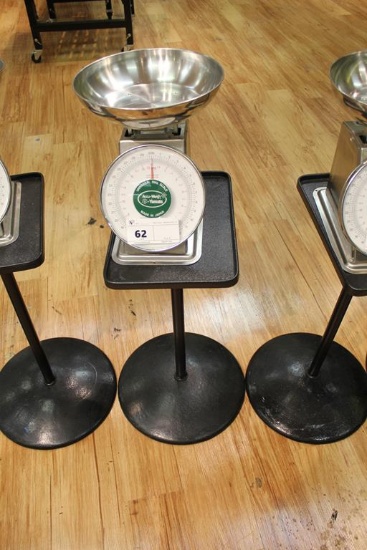 ACCUWEIGH PRDUCE SCALE W/ STAND